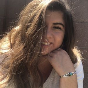 Meet your Posher, Alicia